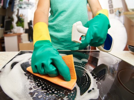 Bathroom sanitizing as part of move in cleaning